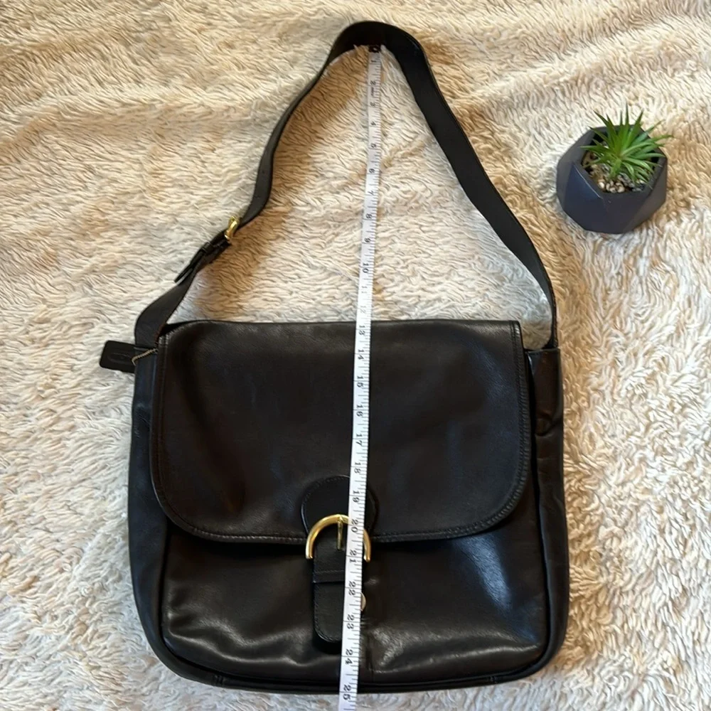 Vintage coach 1997  Coach 4165   Greenwich schoolBag Black Leather Flap Large